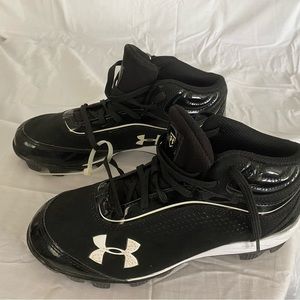 Like New! Under Armor Baseball Shoes (cleats)